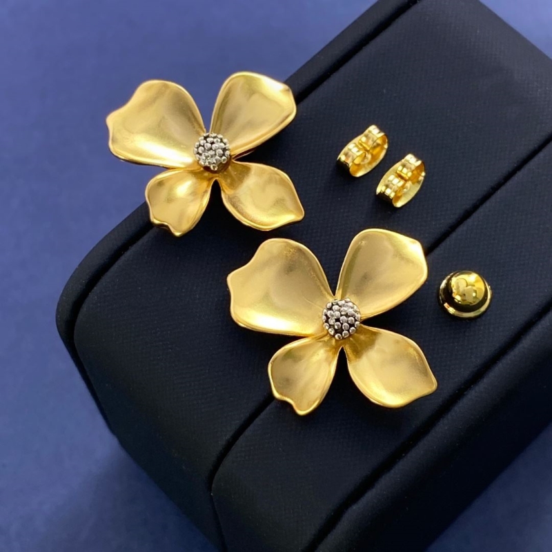 Ce**e earrings